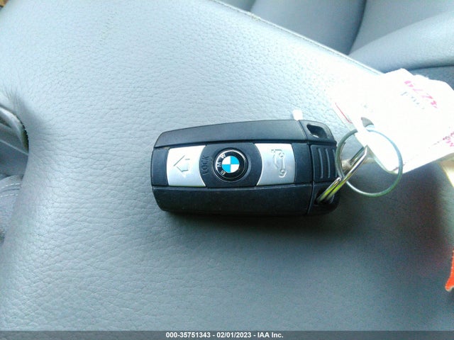 BMW 3 Series 328i 2008 WBAWL13538PX20083 Image 3