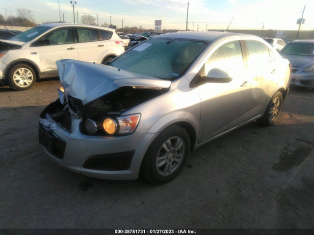 Chevrolet SONIC LT 2016 1G1JC5SH4G4164746 Image 2