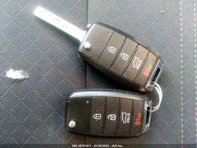 5XYPGDA55KG584212 KIA Sorento S V6