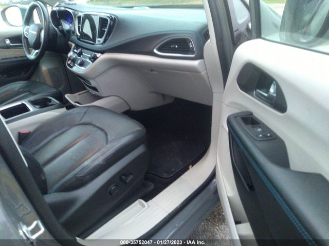 2021 Chrysler Pacifica Hybrid, VIN: 2C4RC1L70MR599653