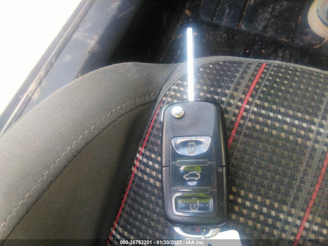 Volkswagen GTI 2008 WVWEV71K58W143678 Image 3