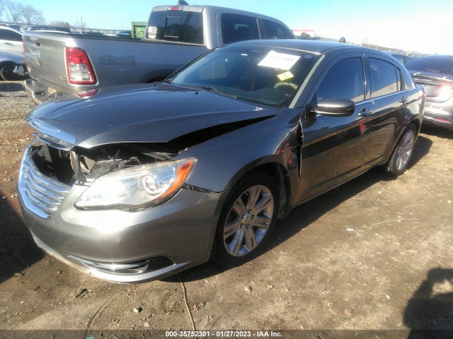 Chrysler 200 Touring 2013 1C3CCBBB6DN513040 Image 2