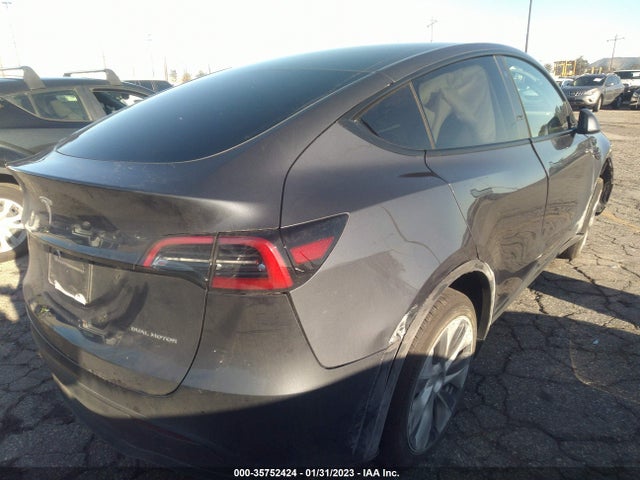 Tesla Model Y Long Range 2023 7SAYGAEE6PF596397 Image 4