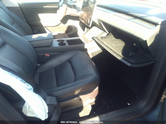 Tesla Model Y Long Range 2023 7SAYGAEE6PF596397 Image 5