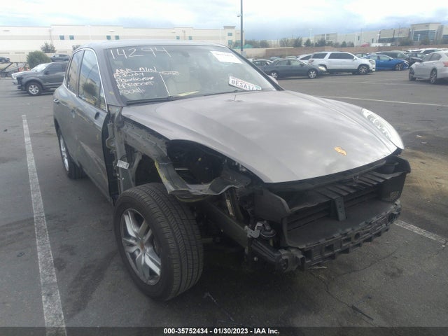 2016 Porsche Cayenne, VIN: WP1AA2A28GKA09037