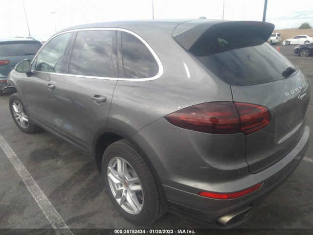 2016 Porsche Cayenne, VIN: WP1AA2A28GKA09037