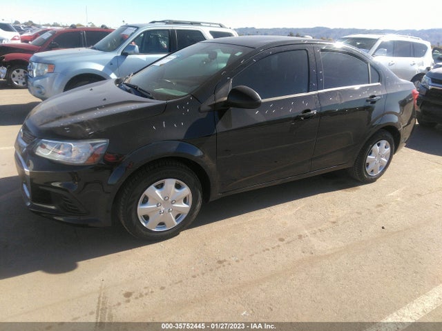 Chevrolet SONIC LS 2018 1G1JA5SH8J4115935 Image 2