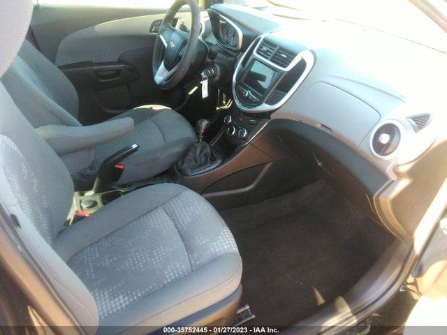 Chevrolet SONIC LS 2018 1G1JA5SH8J4115935 Image 6