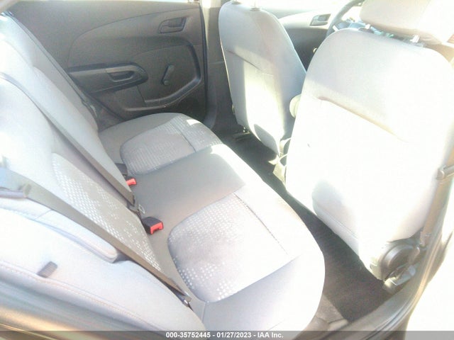 Chevrolet SONIC LS 2018 1G1JA5SH8J4115935 Image 9