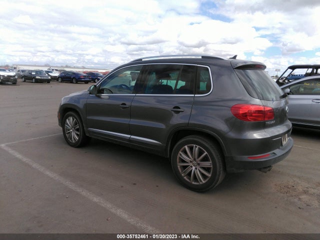 2013 VOLKSWAGEN TIGUAN SE W/SUNROOF & NAV VIN: WVGAV7AX7DW001493