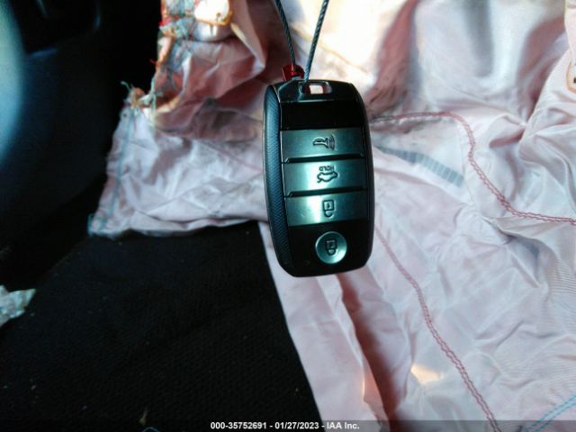5XXGT4L38KG369855 KIA Optima S