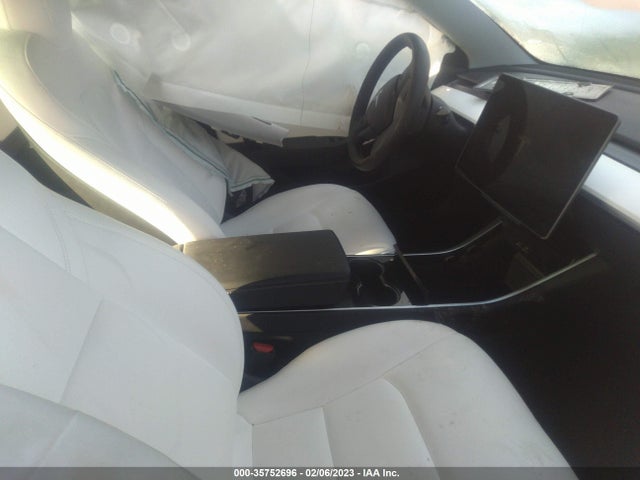 2019 Tesla 3, VIN: 5YJ3E1EB7KF390727