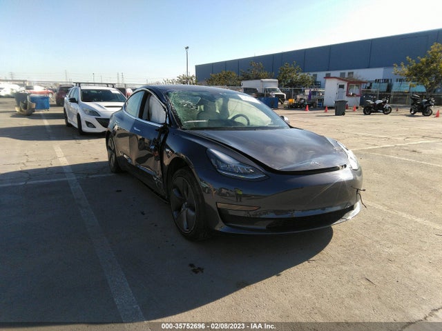 2019 Tesla 3, VIN: 5YJ3E1EB7KF390727