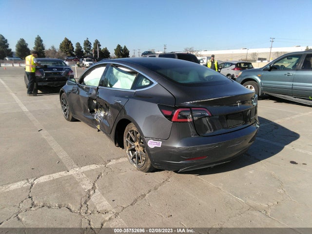 2019 Tesla 3, VIN: 5YJ3E1EB7KF390727