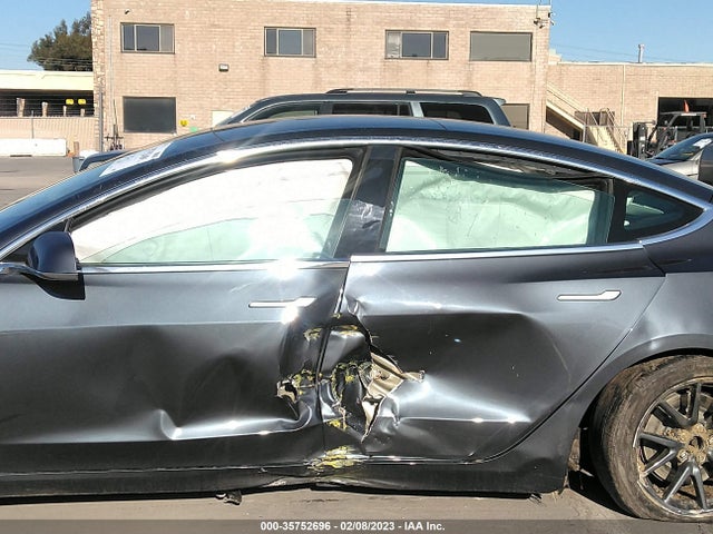 2019 Tesla 3, VIN: 5YJ3E1EB7KF390727