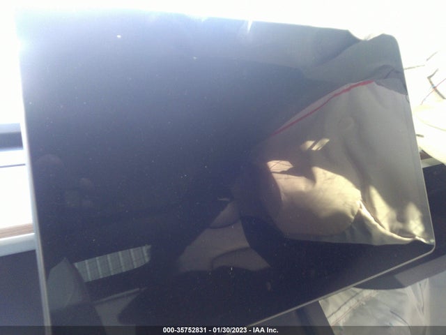 Tesla Model Y Performance 2023 7SAYGDEF7PF644709 Image 8