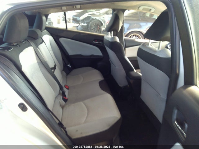 Toyota Prius Two 2016 JTDKBRFU6G3506474 Image 8