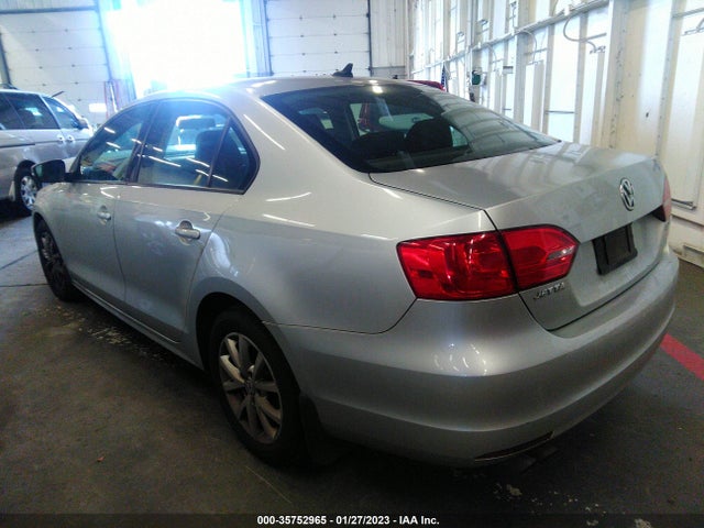 3VWDP7AJ3CM405507 Volkswagen Jetta Sedan Se W