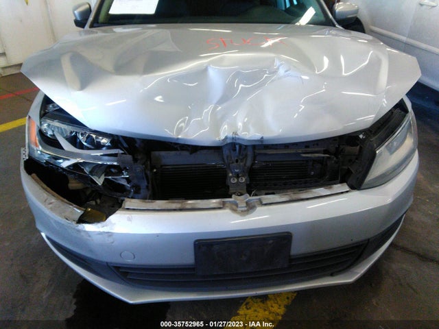 3VWDP7AJ3CM405507 Volkswagen Jetta Sedan Se W