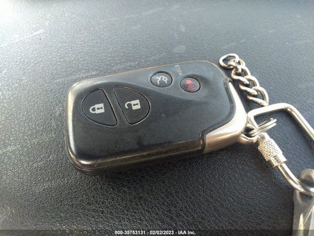 Lexus IS 250C 2011 JTHFF2C26B2519299 Image 3