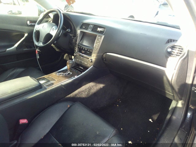 Lexus IS 250C 2011 JTHFF2C26B2519299 Image 7