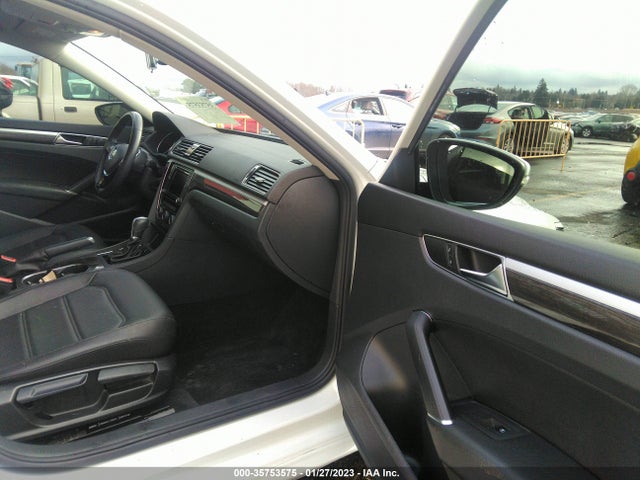 2018 VOLKSWAGEN PASSAT 2.0T SE VIN: 1VWBA7A30JC008619
