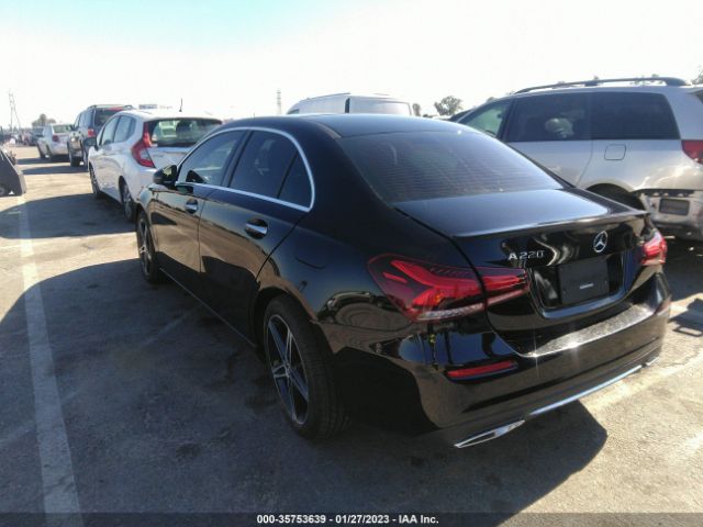 W1K3G4EB9NJ333735 Mercedes-Benz A-class A 220