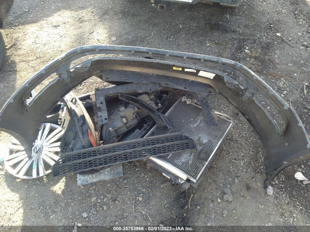 1VWAP7A32EC021940 Volkswagen PASSAT S