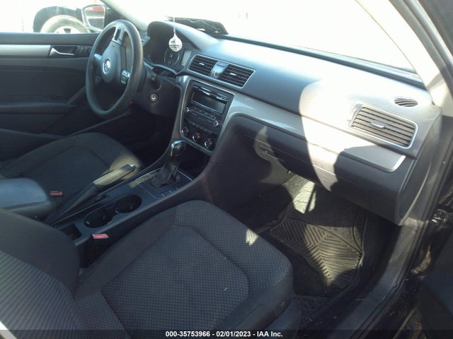 1VWAP7A32EC021940 Volkswagen PASSAT S