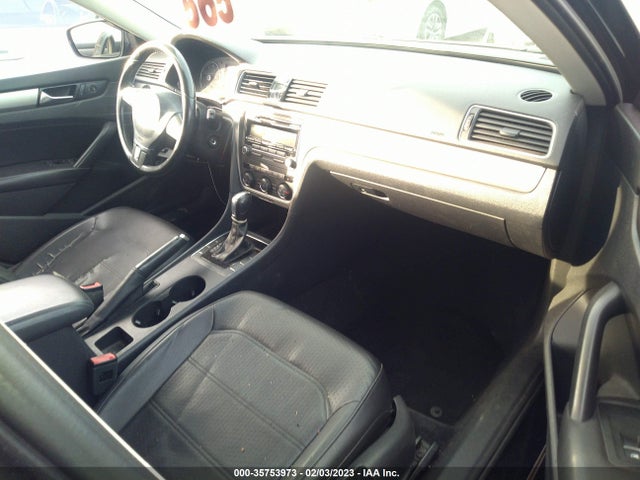 1VWAT7A31EC053175 Volkswagen Passat