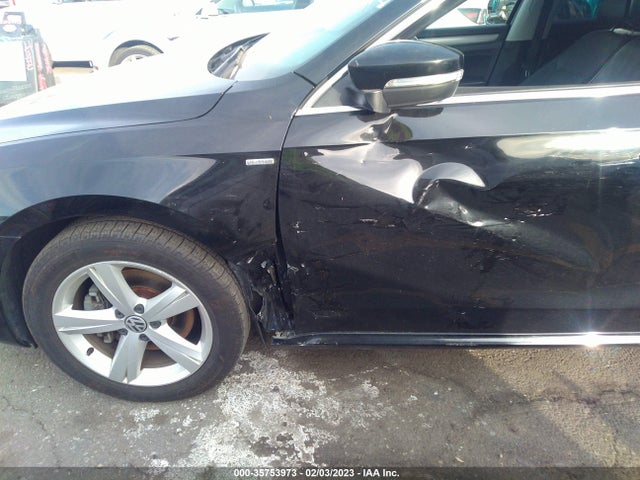 1VWAT7A31EC053175 Volkswagen Passat