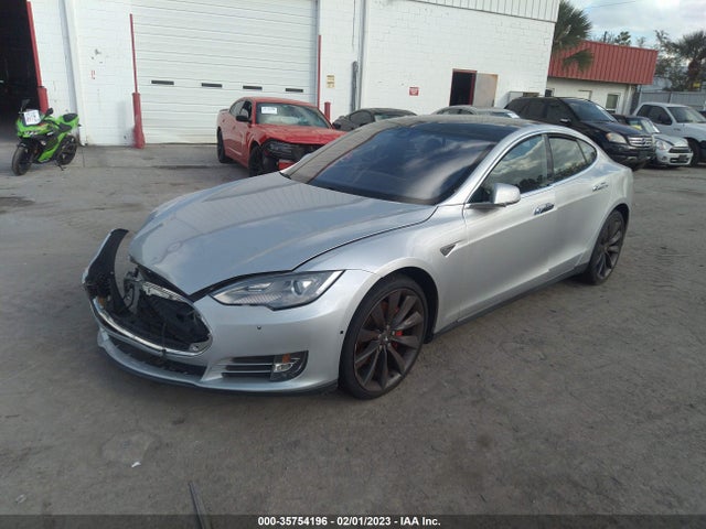 2015 Tesla Model S, VIN: 5YJSA1H21FFP66377