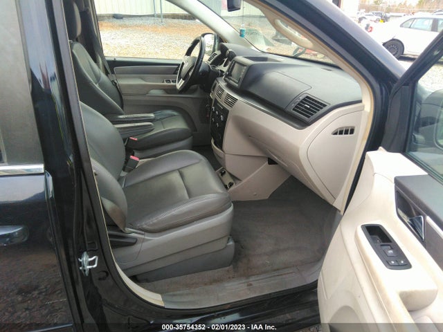 2011 VOLKSWAGEN ROUTAN SE VIN: 2V4RW3DG6BR718097