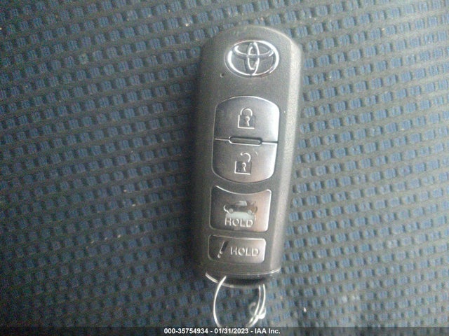 2017 Toyota Yaris, VIN: 3MYDLBYV3HY181618