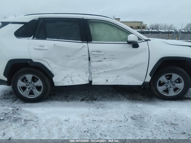 2022 Toyota RAV4, VIN: JTMRWRFVXND568480