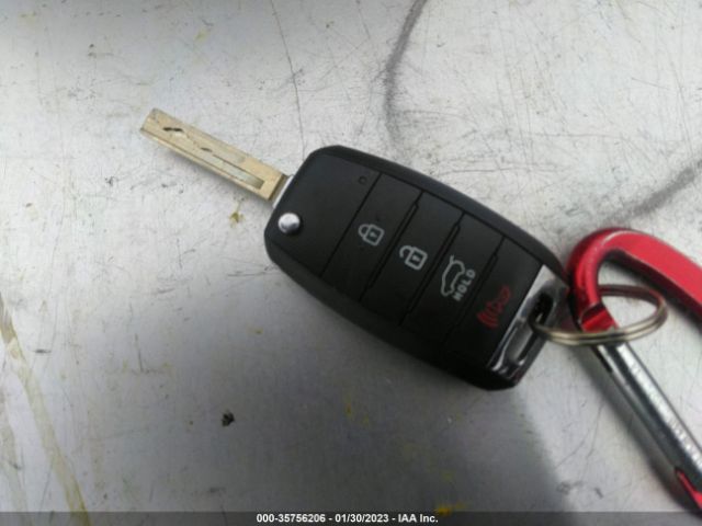 5XYPGDA56KG454892 KIA Sorento Lx V6