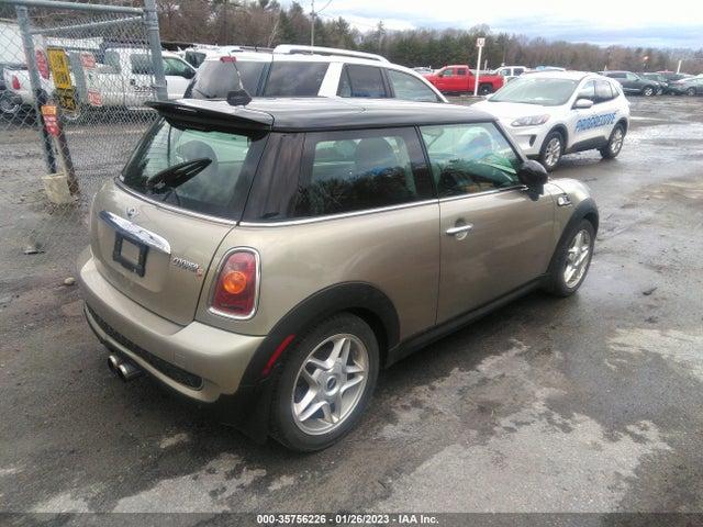 2008 MINI COOPER HARDTOP S VIN: WMWMF73528TV35161