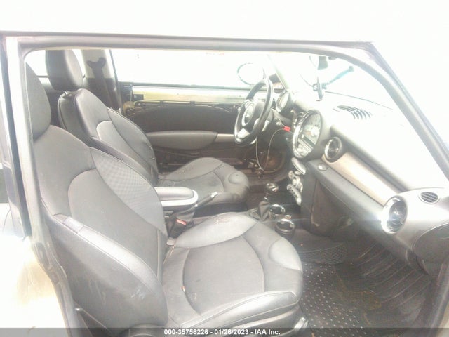 2008 MINI COOPER HARDTOP S VIN: WMWMF73528TV35161