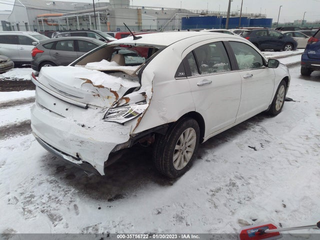 Chrysler 200 Limited 2014 1C3CCBCGXEN151628 Image 4