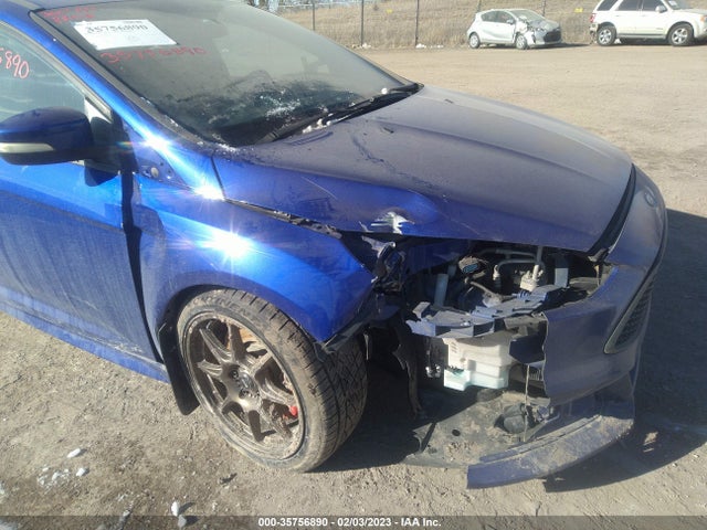 2015 Ford Focus, VIN: 1FADP3L94FL380031