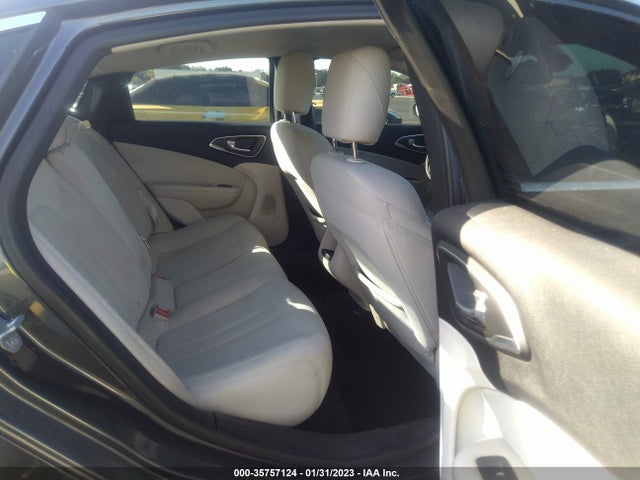 1C3CCCAB2FN616868 Chrysler 200 Limited