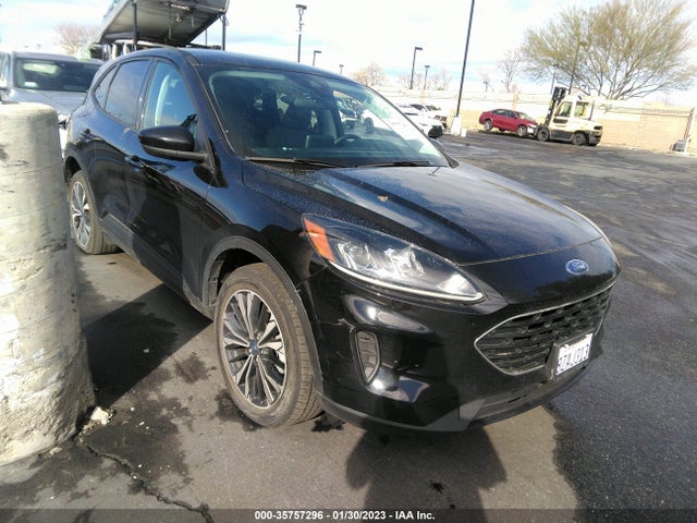 2021 Ford Escape, VIN: 1FMCU9BZ8MUB03257