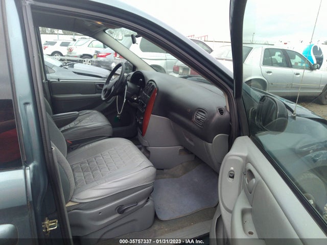 1C4GP45RX5B379965 Chrysler Town & Country