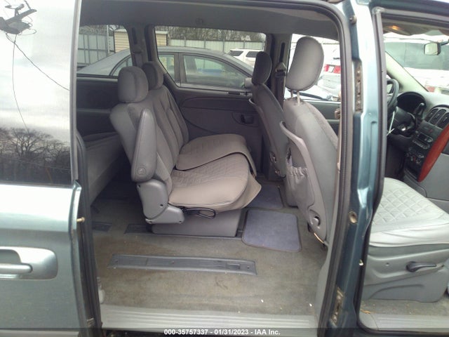 1C4GP45RX5B379965 Chrysler Town & Country