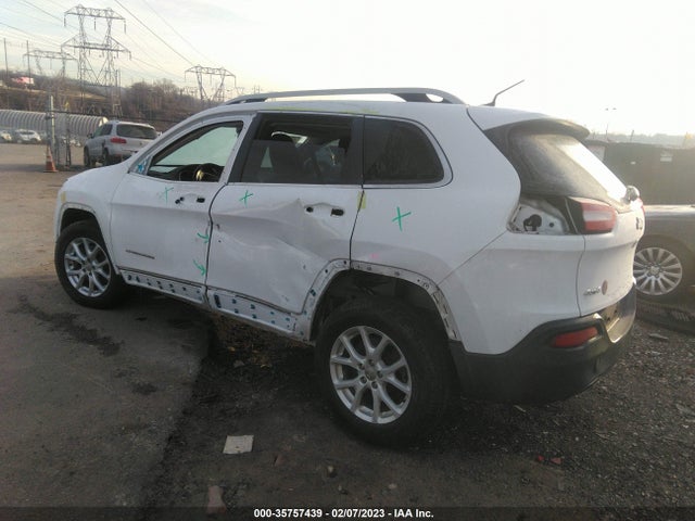1C4PJMCB3GW311090 Jeep Cherokee Latitude