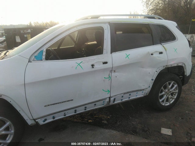 1C4PJMCB3GW311090 Jeep Cherokee Latitude