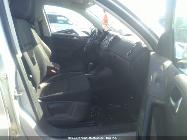 WVGBV3AX9EW508765 Volkswagen TIGUAN S