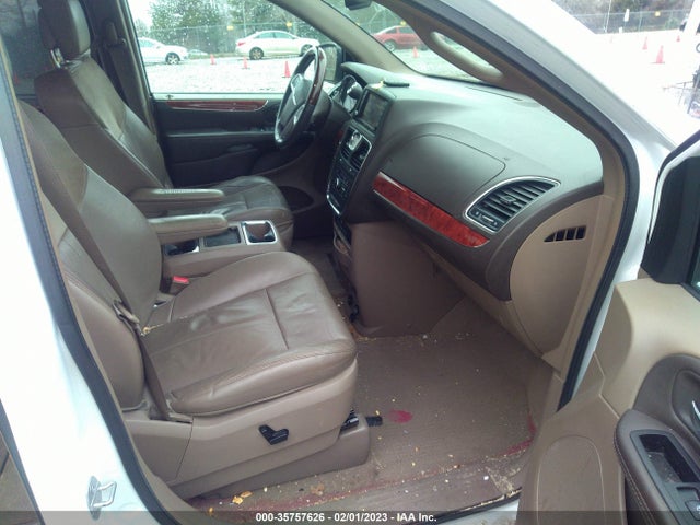 2C4RC1GGXFR656924 Chrysler Town & Country Limited Platinum