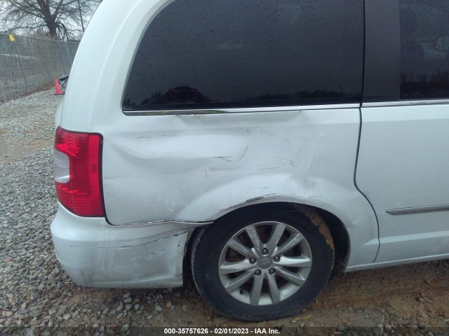 2C4RC1GGXFR656924 Chrysler Town & Country Limited Platinum
