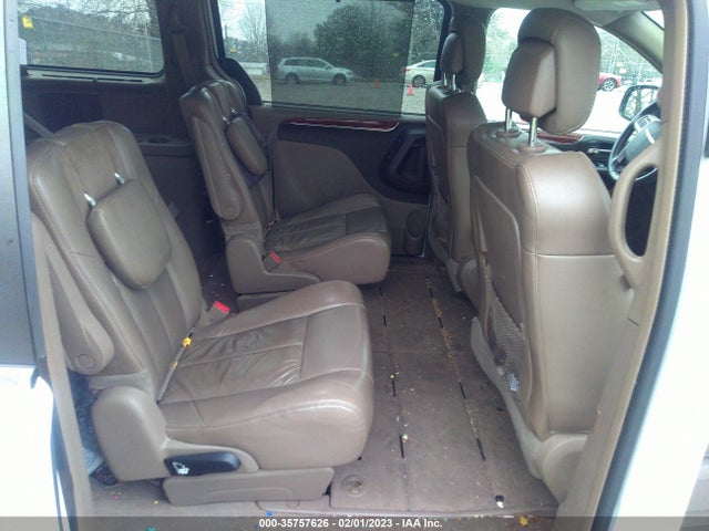 2C4RC1GGXFR656924 Chrysler Town & Country Limited Platinum